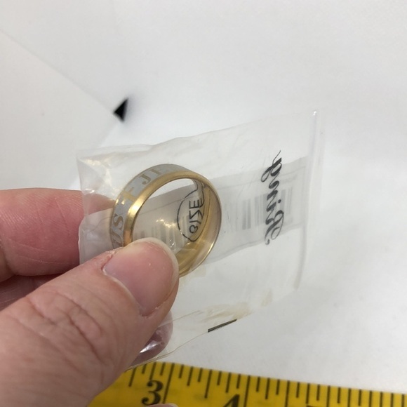 Jesus Cross Metal Alloy Ring Gold Tone Size 9 - Picture 9 of 12